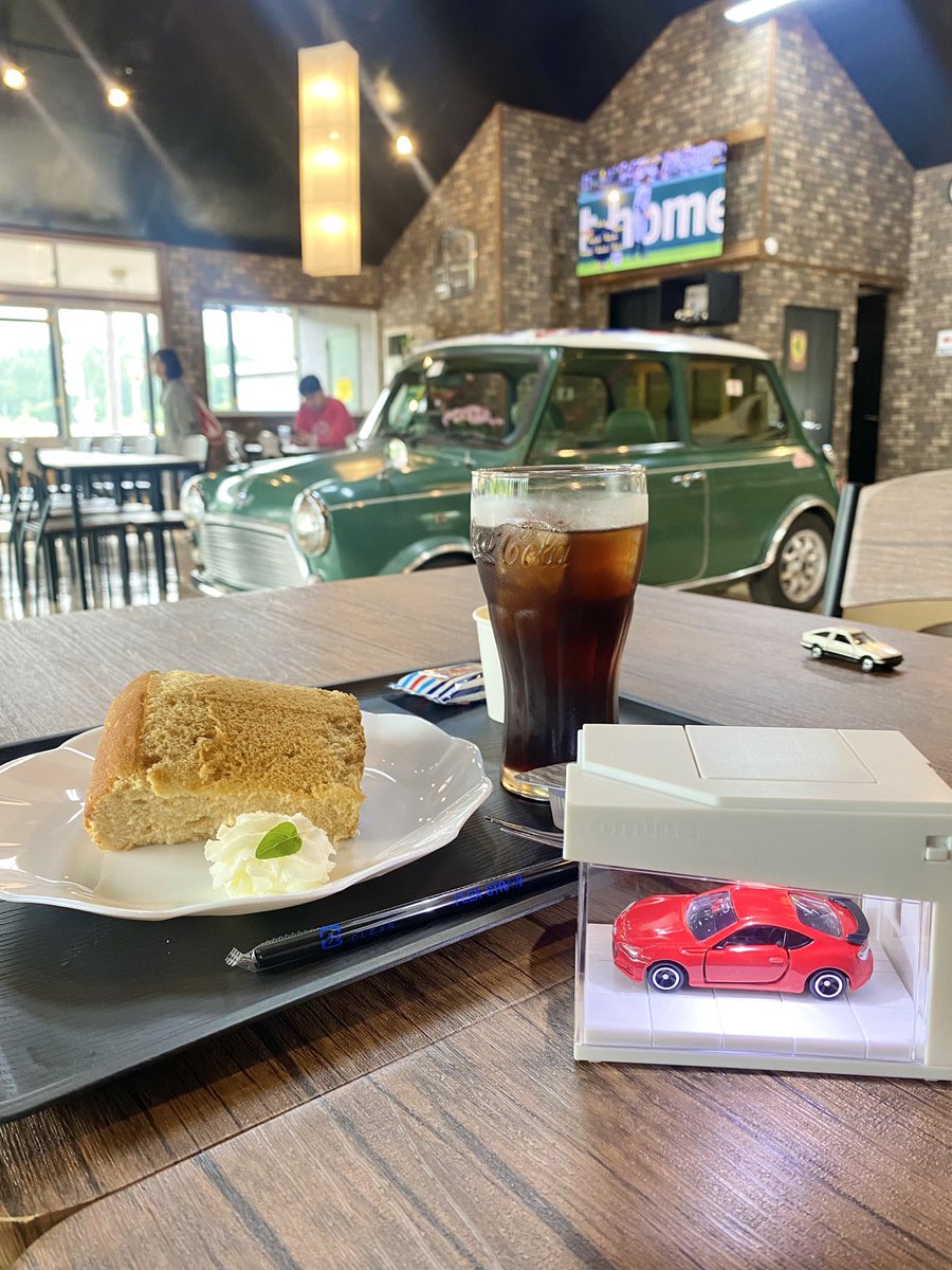 甲賀市の307カフェさん☕️

最近オープンされた車・バイク好きの方が集まるお店🚗🏍
雰囲気よくてケーキも美味しかった🥰

今日はハチロクで連れてきてもらったから次はBRZで行こ！