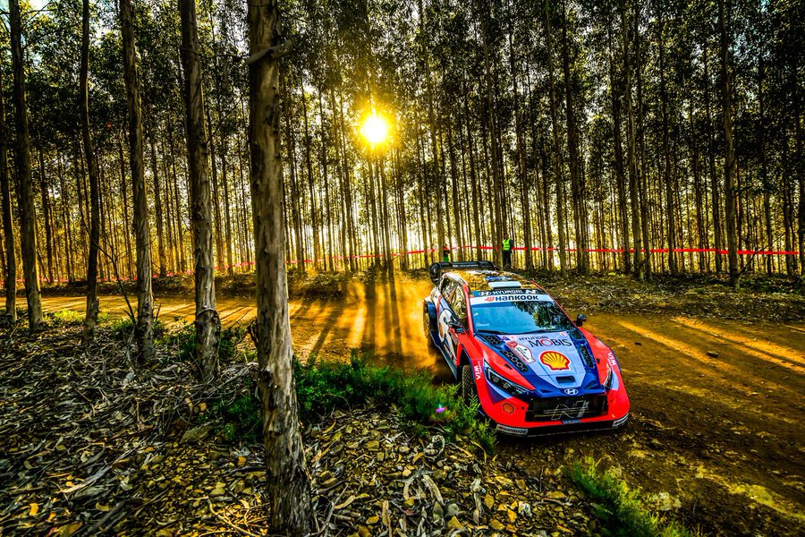 WRCrtp's tweet photo. Acompanhem o minuto a minuto o @RallydePortugal
Até Domingo, a #Antena1 e a #RTPlay na cobertura  👇https://t.co/OrlVjEKZEz (opções vídeo/áudio) 📷https://t.co/XjWlBNDOER  
Hoje 7h15/21h00 https://t.co/fj27nKuuus