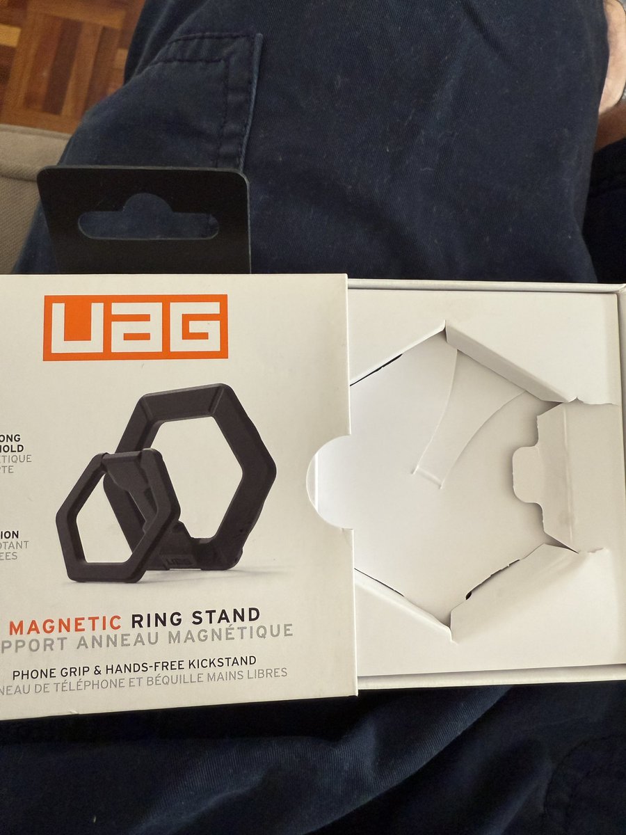 clinteksteen's tweet photo. @TAKEALOT  purchased product on store to find out there is no product in box see images and now it’s been 4 days trying to get someone from Takealot to help me and they have my money so bad service @amazon https://t.co/fIwuSnFLOx
