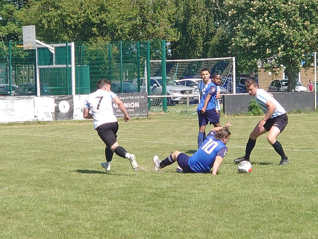 Peter Dudley (@ped1980) on Twitter photo Half time - <a href="/corinthians_1st/">Corinthians Fc (1st Team)</a> 0-0 <a href="/Haroldhillfc/">Harold Hill Football Club</a>1 - Best moments saw hosts Riley Weir strike bar & visitors Flynn Hamilton see free kick saved, not much in it so far though <a href="/eofl/">eofl</a> <a href="/_corinthiansf_c/">Corinthians FC</a> @Haroldhillfc #nonleague #nonleaguefootball Half time - <a href="/corinthians_1st/">Corinthians Fc (1st Team)</a> 0-0 <a href="/Haroldhillfc/">Harold Hill Football Club</a>1 - Best moments saw hosts Riley Weir strike bar & visitors Flynn Hamilton see free kick saved, not much in it so far though <a href="/eofl/">eofl</a> <a href="/_corinthiansf_c/">Corinthians FC</a> @Haroldhillfc #nonleague #nonleaguefootball