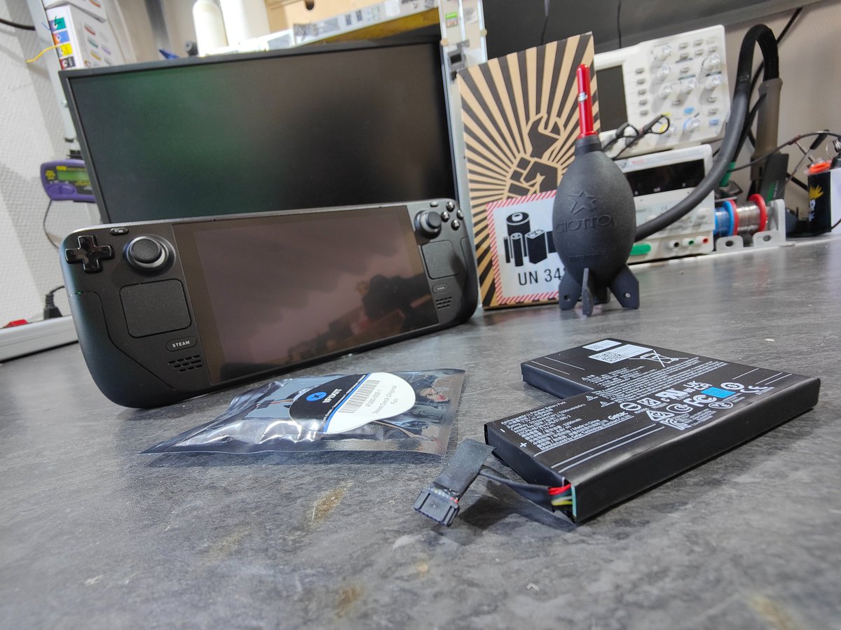 CabriDIY - Streamer réparateur de console Rétro (@cabridiy) on Twitter photo Un grand merci à <a href="/iFixitFR/">iFixit France</a> de m’avoir offert de quoi remettre mon SteamDeck à neuf 😍
La batterie commence à fatiguer et j’ai la première version du ventilateur, très bruyante !
Si vous cherchez des outils et des pièces de qualité, c’est par ici : ifixit.com/fr-fr/Parts/St… Un grand merci à <a href="/iFixitFR/">iFixit France</a> de m’avoir offert de quoi remettre mon SteamDeck à neuf 😍
La batterie commence à fatiguer et j’ai la première version du ventilateur, très bruyante !
Si vous cherchez des outils et des pièces de qualité, c’est par ici : ifixit.com/fr-fr/Parts/St…