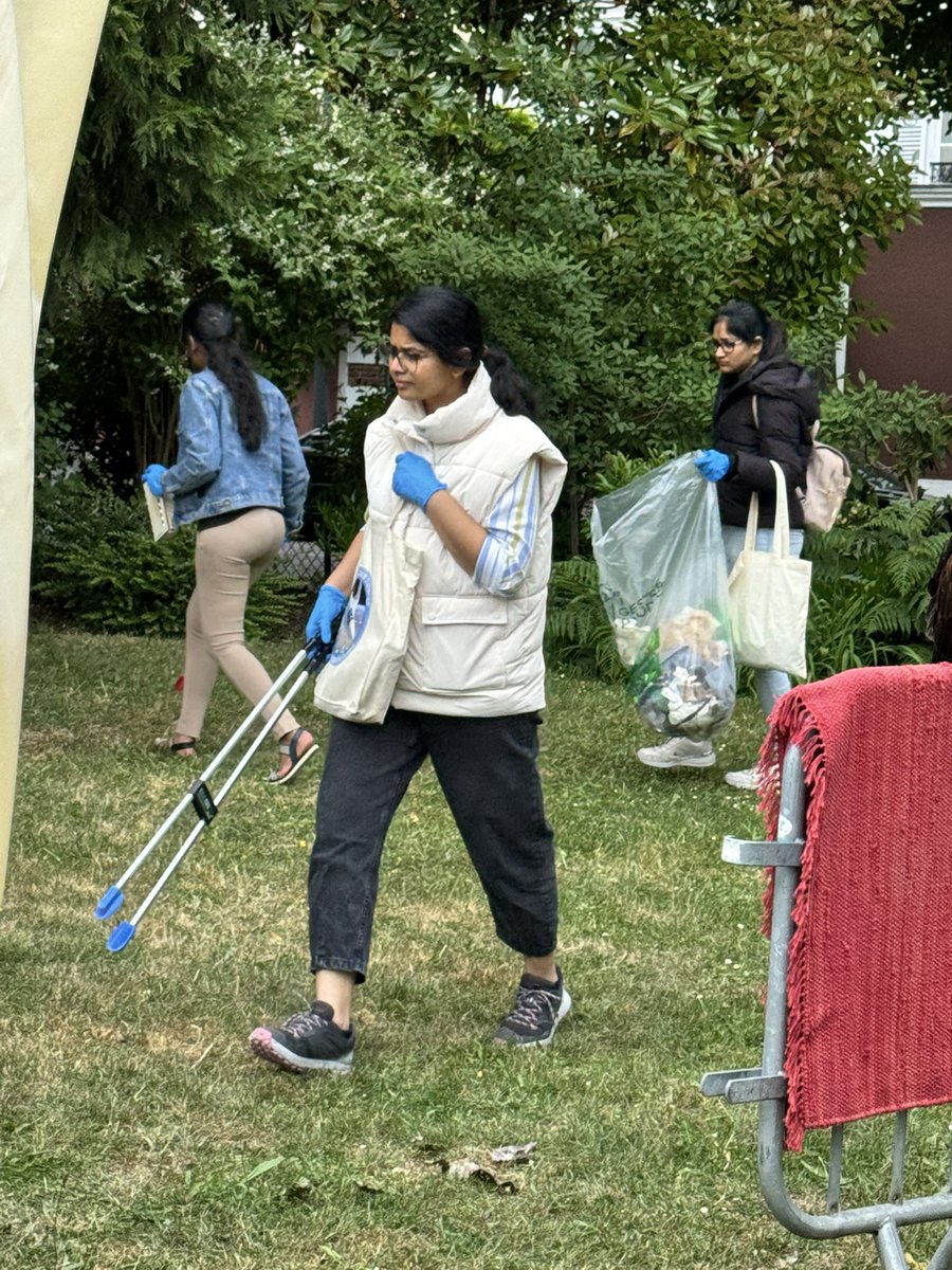 Scx_Flo's tweet image. Kesako ?! Que se passe t il ici ? Des déchets encore et encore, des équipes, 3 2 1 départ !
C’est la 1ere #Spogomi de #Sceaux : une course aux déchets en 1h