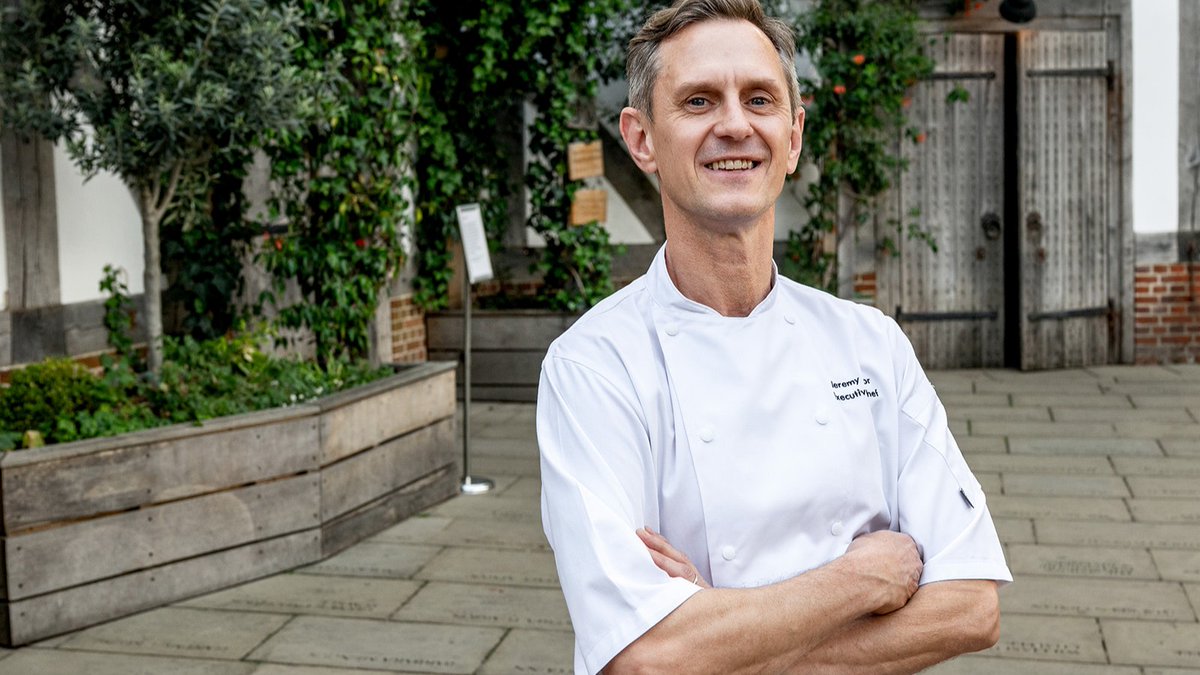 Introducing our new Executive Chef! Jeremy Bloor has joined the Swan family, spearheading our seasonal menus, overseeing the kitchen, and wowing guests with his delicious dishes across the most recent à la carte, bar, and River View selections.

#londonrestaurant #oneteamonedream
