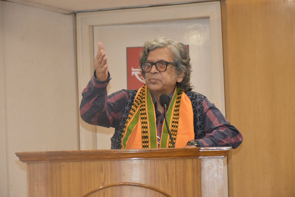 Sahitya Akademi (@sahityaakademi) on Twitter photo рд░рд╡реАрдиреНрджреНрд░ рднрд╡рди, рдирдИ рджрд┐рд▓реНрд▓реА рдореЗрдВ #рд╕рд╛рд╣рд┐рддреНрдпрдЕрдХрд╛рджреЗрдореА рджреНрд╡рд╛рд░рд╛ #рдПрдХ_рджреЗрд╢_рдПрдХ_рдзрдбрд╝рдХрди рдЕрднрд┐рдпрд╛рди рдХреЗ рдЕрдВрддрд░реНрдЧрдд рдЖрдпреЛрдЬрд┐рдд тАЬрдХрд╛рд╡реНрдп рд╕рдВрдзреНрдпрд╛тАЭ рдореЗрдВ рдХрд╡рд┐рддрд╛ рдкрд╛рда рдХрд░рддреЗ рд╣реБрдП рд╢реНрд░реА рд▓рдХреНрд╖реНрдореАрд╢рдВрдХрд░ рд╡рд╛рдЬрдкреЗрдпреА | #OneNationOneHeartbeat
<a href="/rashtrapatibhvn/">President of India</a> <a href="/PMOIndia/">PMO India</a> <a href="/gssjodhpur/">Gajendra Singh Shekhawat</a> <a href="/Rao_InderjitS/">Rao Inderjit Singh</a> <a href="/MinOfCultureGoI/">Ministry of Culture</a> <a href="/secycultureGOI/">Secretary Culture, India</a> рд░рд╡реАрдиреНрджреНрд░ рднрд╡рди, рдирдИ рджрд┐рд▓реНрд▓реА рдореЗрдВ #рд╕рд╛рд╣рд┐рддреНрдпрдЕрдХрд╛рджреЗрдореА рджреНрд╡рд╛рд░рд╛ #рдПрдХ_рджреЗрд╢_рдПрдХ_рдзрдбрд╝рдХрди рдЕрднрд┐рдпрд╛рди рдХреЗ рдЕрдВрддрд░реНрдЧрдд рдЖрдпреЛрдЬрд┐рдд тАЬрдХрд╛рд╡реНрдп рд╕рдВрдзреНрдпрд╛тАЭ рдореЗрдВ рдХрд╡рд┐рддрд╛ рдкрд╛рда рдХрд░рддреЗ рд╣реБрдП рд╢реНрд░реА рд▓рдХреНрд╖реНрдореАрд╢рдВрдХрд░ рд╡рд╛рдЬрдкреЗрдпреА | #OneNationOneHeartbeat
<a href="/rashtrapatibhvn/">President of India</a> <a href="/PMOIndia/">PMO India</a> <a href="/gssjodhpur/">Gajendra Singh Shekhawat</a> <a href="/Rao_InderjitS/">Rao Inderjit Singh</a> <a href="/MinOfCultureGoI/">Ministry of Culture</a> <a href="/secycultureGOI/">Secretary Culture, India</a>