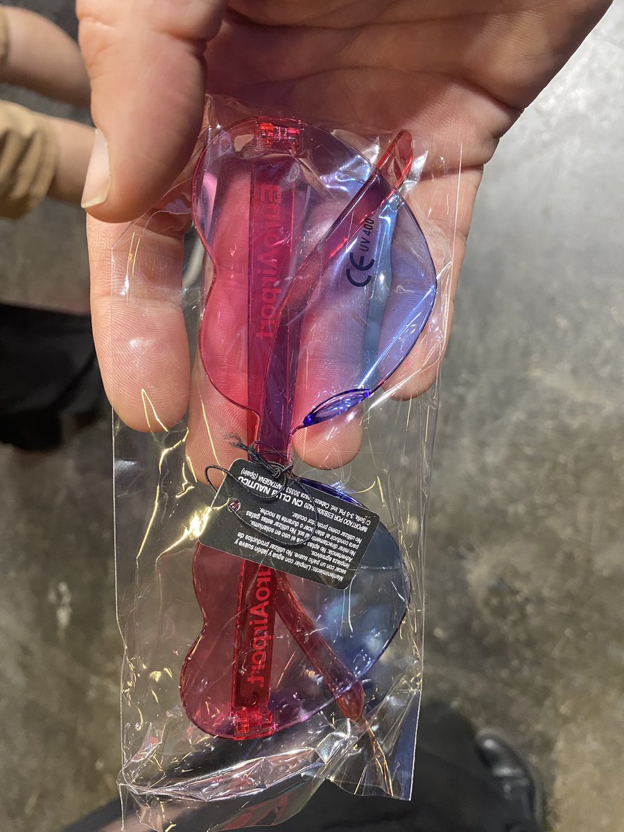 Da ist sie: Die vielzitierte rotblaue Brille 😎 #rotblaulive