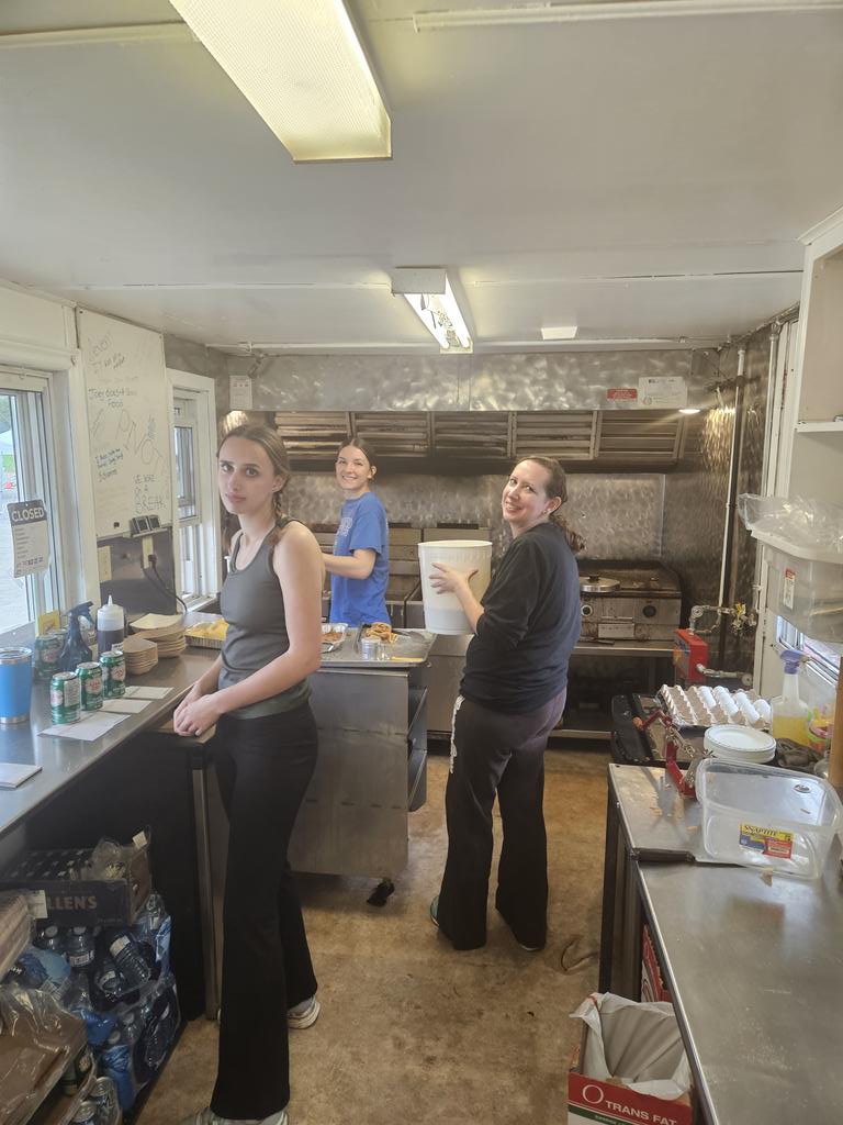 schwindt72's tweet image. Making Apple Fritters at the Elmira Market!  Caboose Fritters are a hit!