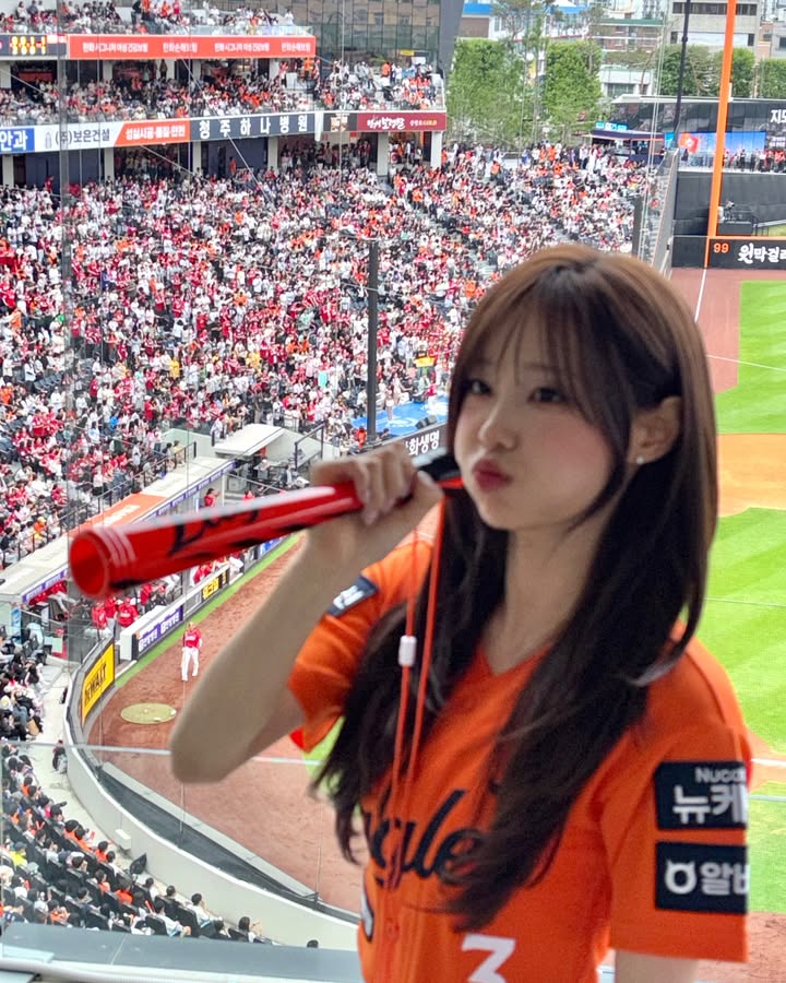 ginggingeeee's tweet photo. 250517 #츄 인스타

이글이글이글이글이글이글이글이글이글이글이글이글🧡 https://t.co/Du1L303IsA