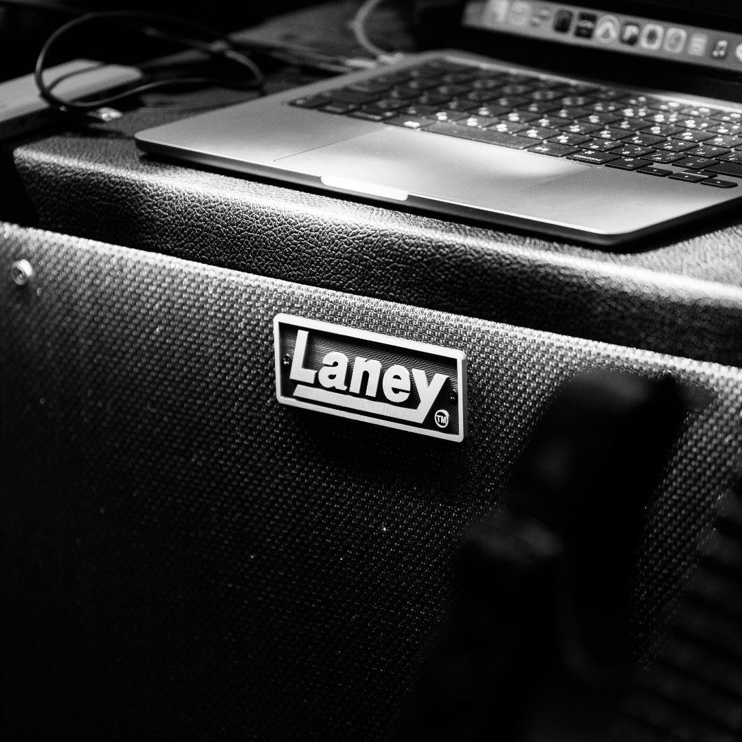 The LFR-112 is a true powerhouse, designed to be easily transportable whilst moving masses of air and faithfully reproducing the varied tones of your digital guitar setup with unparalleled precision. #Laney #LaneyAmps #LFR #FRFR

Learn more here: [bit.ly/3QIgeOg]