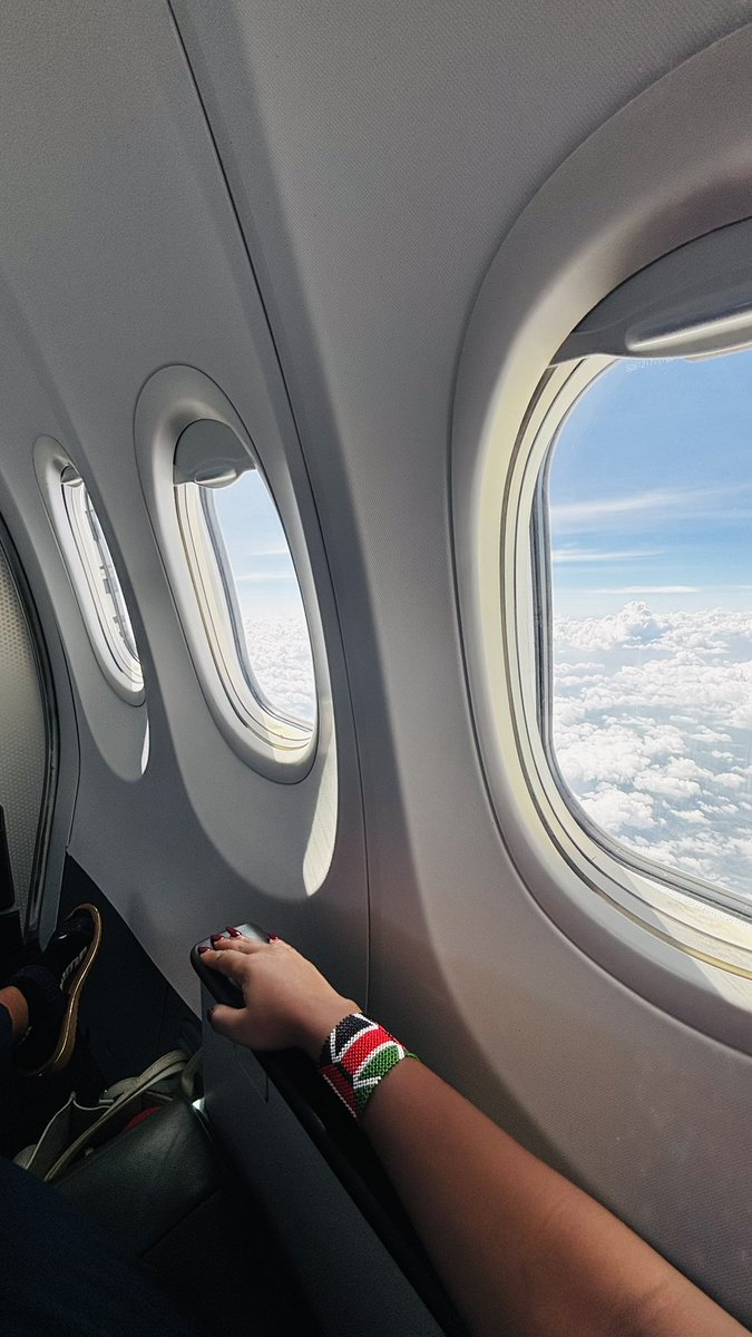 Had 3 windows to myself. @/ryanair could never.