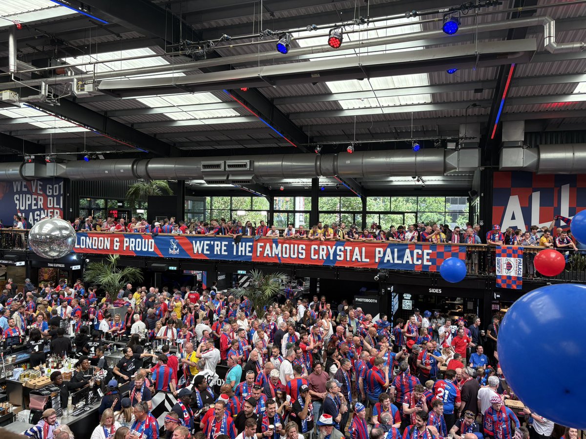 Big day with the FA Cup Final and warm up at the Boxpark #cpfc #wembley #FACupFinal #facup #boxpark #boxparkwembley <a href="/BoxparkWembley/">BOXPARK WEMBLEY</a>