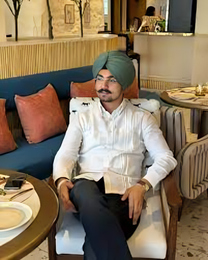 Tanveer Awan tweet media