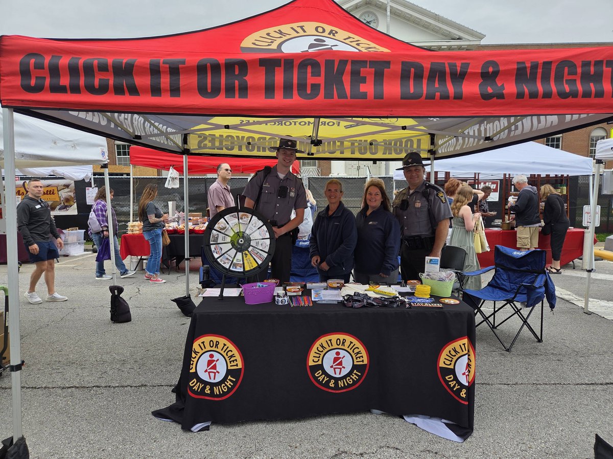 Our Safe Communities team is here at the Medina Square Farmers Market!

We'll be teaming up with Montville PD, Medina PD, Brunswick Hills PD, Medina Township PD, and Ohio State Highway Patrol,  all day so stop on by and say hi!