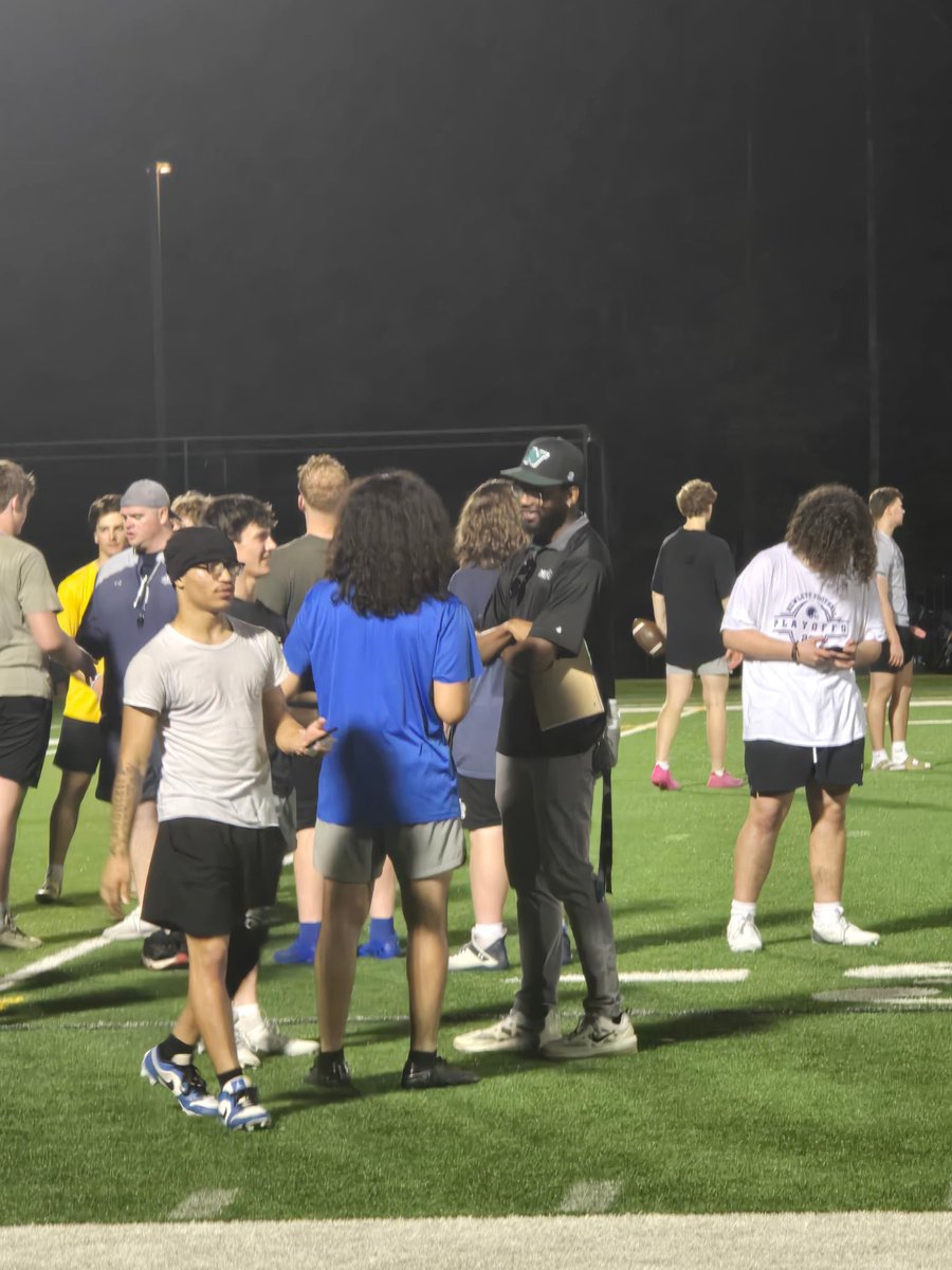 I had a great night with <a href="/STAHawksFB/">Saint Anselm Football 🏈 #BCM</a> for their BCM Camp series! Huge thanks to <a href="/CoachJoeAdam/">𝐉𝐨𝐞 𝐀𝐝𝐚𝐦 𝐇𝐁𝐂</a> <a href="/CoachBraine/">Chadd Braine</a> <a href="/Coach_Bick/">Joe Bick</a> And all the staff. Always a good time at Grappone Stadium!
<a href="/WestNHfootball/">Manchester West Blue Knights Football</a>