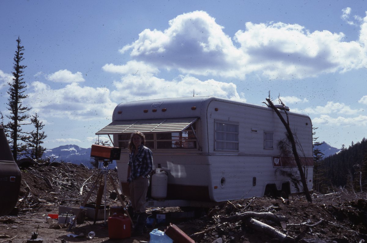 USGSVolcanoes's tweet photo. #45YearsAgo at #MountStHelens: Spirit Lake cabin owners sign waivers &amp; head into red zone. Items packed into pickups &amp; burgers tossed on grill. USGS' David Johnston finishes field work &amp; takes over at Coldwater II. At the end of the day, everyone leaves. Johnston stays. #MSH45 https://t.co/Ju7Sg2TbaX
