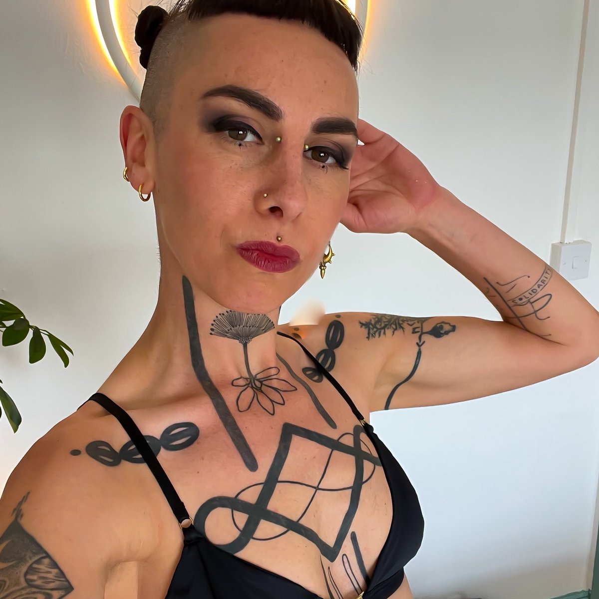 ⭕️Mɪsᴛʀɪx Kᴀʟɪ Dᴏᴍɪɴᴀ⭕️ (@kalidomina) on Twitter photo A welcome day grappling and sweating in the oily sexy lez pit that is <a href="/SisterhoodoSin/">Sisterhood of Sin</a> 🫦💕💗👅
I’ve officially become ‘longtime legend’ of the establishment (instead of veteran 😝 plssss)
#wrestling #grappling #darkandintense #mixedwrestling #sessionwrestling #wrestlingclips A welcome day grappling and sweating in the oily sexy lez pit that is <a href="/SisterhoodoSin/">Sisterhood of Sin</a> 🫦💕💗👅
I’ve officially become ‘longtime legend’ of the establishment (instead of veteran 😝 plssss)
#wrestling #grappling #darkandintense #mixedwrestling #sessionwrestling #wrestlingclips