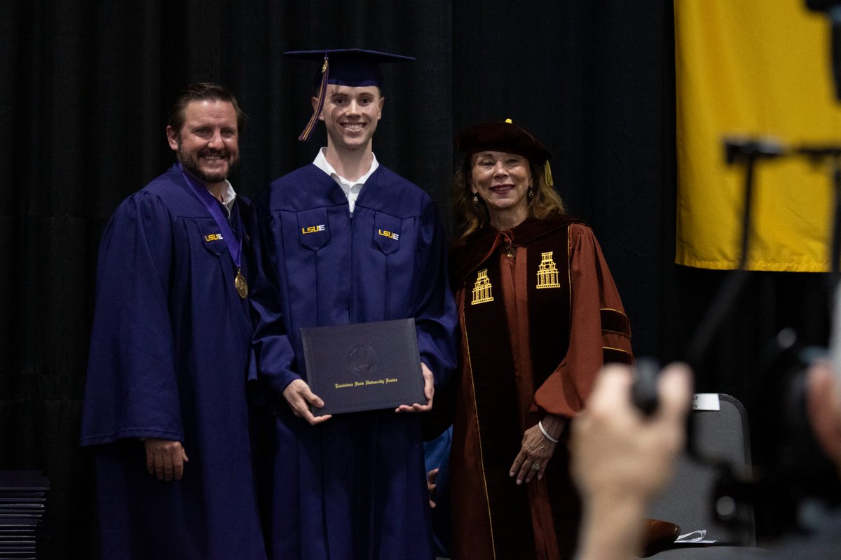 LSUEunice's tweet image. What A Day! We celebrated another RECORD graduating class on Friday with our Spring 2025 Commencement ceremonies. Congratulations to all of our new LSUE alumni - we can't wait to see what your future holds!
See the full graduate list with link below:
lsue.edu/mediacenter/20…