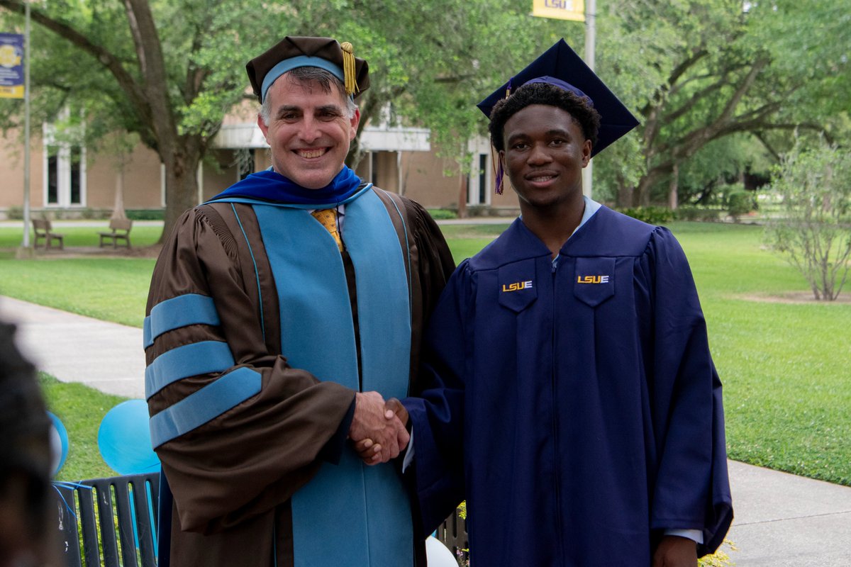 LSUEunice's tweet image. What A Day! We celebrated another RECORD graduating class on Friday with our Spring 2025 Commencement ceremonies. Congratulations to all of our new LSUE alumni - we can't wait to see what your future holds!
See the full graduate list with link below:
lsue.edu/mediacenter/20…