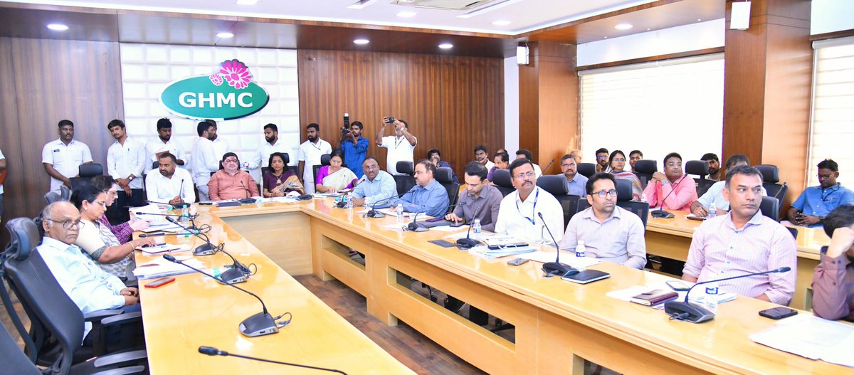 Mothe Srilatha Shoban Reddy (@srilathamothe) on Twitter photo Participated in the Monsoon Preparedness Meeting chaired by Hon'ble Minister Sri <a href="/Ponnam_INC/">Ponnam Prabhakar</a> Garu, HW Mayor Smt. <a href="/gadwalvijayainc/">Vijayalaxmi Gadwal, GHMC MAYOR</a> Garu, <a href="/GHMCOnline/">GHMC</a> Commissioner , and HODs at GHMC Head Office. United efforts for a safe and prepared season! #Monsoon2025 #GHMC Participated in the Monsoon Preparedness Meeting chaired by Hon'ble Minister Sri <a href="/Ponnam_INC/">Ponnam Prabhakar</a> Garu, HW Mayor Smt. <a href="/gadwalvijayainc/">Vijayalaxmi Gadwal, GHMC MAYOR</a> Garu, <a href="/GHMCOnline/">GHMC</a> Commissioner , and HODs at GHMC Head Office. United efforts for a safe and prepared season! #Monsoon2025 #GHMC