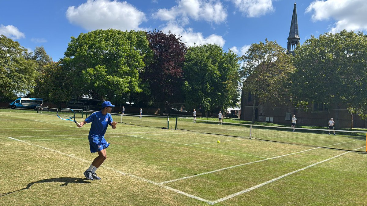 A fantastic afternoon of tennis with the U14-U18 teams vs <a href="/FelstedSchool/">Felsted School</a> - good luck to all! 🎾☀️
