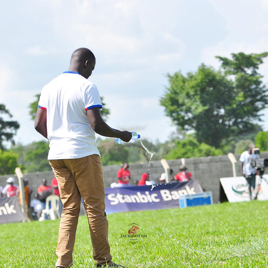 VBugerere's tweet image. #StanbicUgandaCup | #Semifinal1 | #SecondLeg 

75' 

@KitarafcHoima 0-1 @VipersSC [0-2] 

⚽ Abdul Karim Watambala 46' 

#VoBUpdates | #LivefromHoima 

@Jackshots24 @FUFAUgandaCup @PlasconUganda @stanbicug