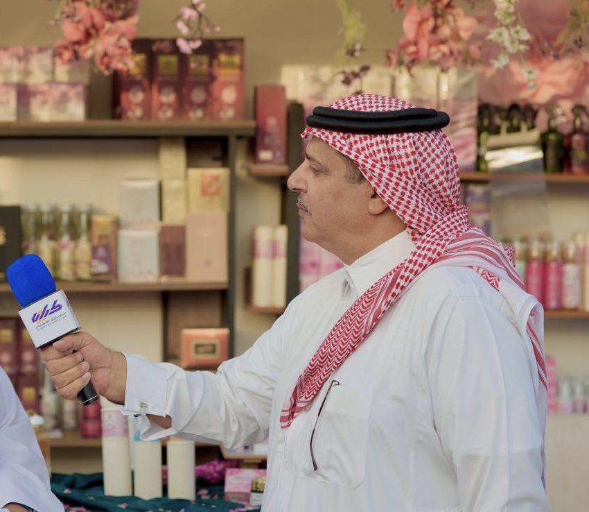 من أقوال وحكم الفلاسفة: 

الشخص الناجح كالجبل. كلما رماه الناس بأحجار الحقد أو الحسد، زادت قوة الجبل وارتفاعه.

فمن علامات النجاح في الحياة الثقة والسعادة الحقيقية وتقدير ومحبة الآخرين.

#نادي_كيان_الإعلامي