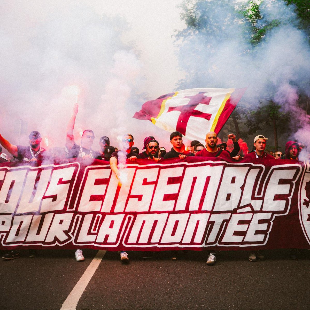 FCMetz's tweet image. #FCMUSLD [ ℙ𝕣𝕠 ]

😏 Dis que t'as les 𝗺𝗲𝗶𝗹𝗹𝗲𝘂𝗿𝘀 𝘀𝘂𝗽𝗽𝗼𝗿𝘁𝗲𝗿𝘀 sans dire que t'as les 𝗺𝗲𝗶𝗹𝗹𝗲𝘂𝗿𝘀 𝘀𝘂𝗽𝗽𝗼𝗿𝘁𝗲𝗿𝘀.

TOUS ENSEMBLE POUR LA MONTEE ❤️