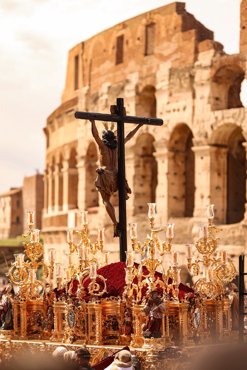 Araqueencrrs's tweet image. De Sevilla a Roma 
El Marco De Dios
 #JubileoDeLasCofradias