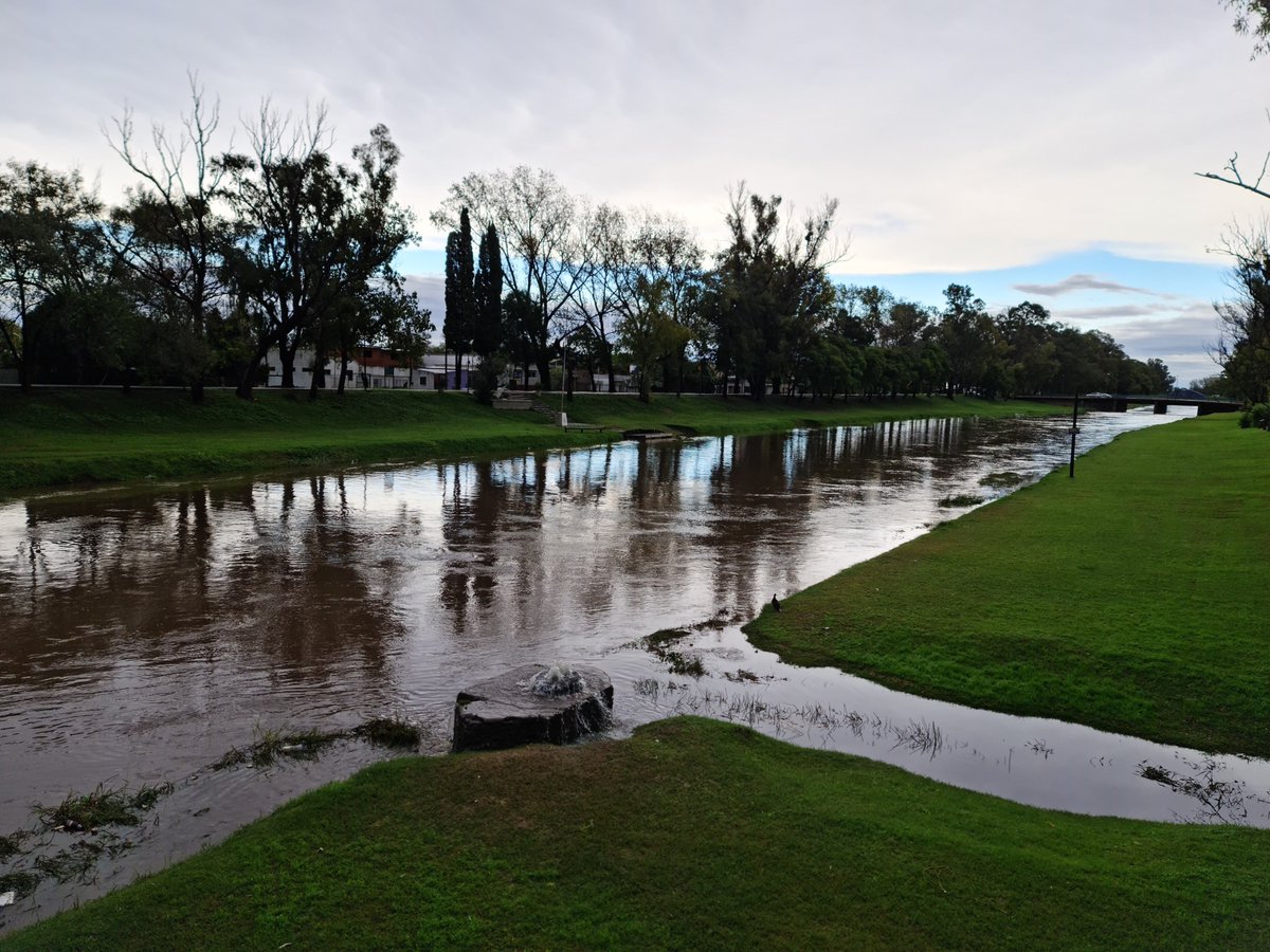 Temporal en la Provincia de Bs As.
Desde temprano estamos recorriendo la ciudad para acompañar, supervisar y llevar tranquilidad.
Nos solidarizamos con los municipios que están atravesando momentos difíciles por las intensas lluvias e inundaciones.