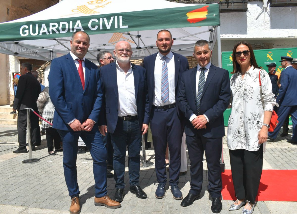 dipualba's tweet photo. 🆕️ #Letur ha acogido el 181 #Aniversario de la @guardiacivil_ab, y hemos participado en la cita de la mano de nuestro diputado del #SEPEI, José A. Gómez, poniendo en valor “su #imprescindible labor” en el día a día de la provincia y su respuesta ante situaciones de emergencia🙌🏻 https://t.co/r2nWLTLxLI