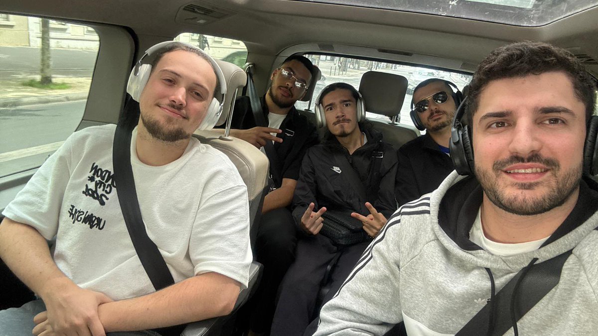 Nos joueurs sont arrivés à Paris 🏴