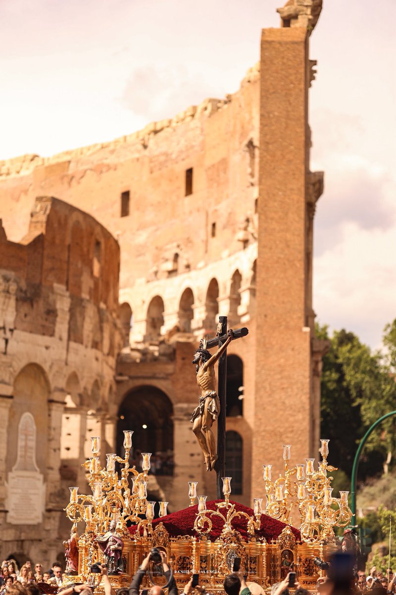 Expirando en Roma 

Foto de <a href="/Alcompascofrade/">Daniel Valencia</a>