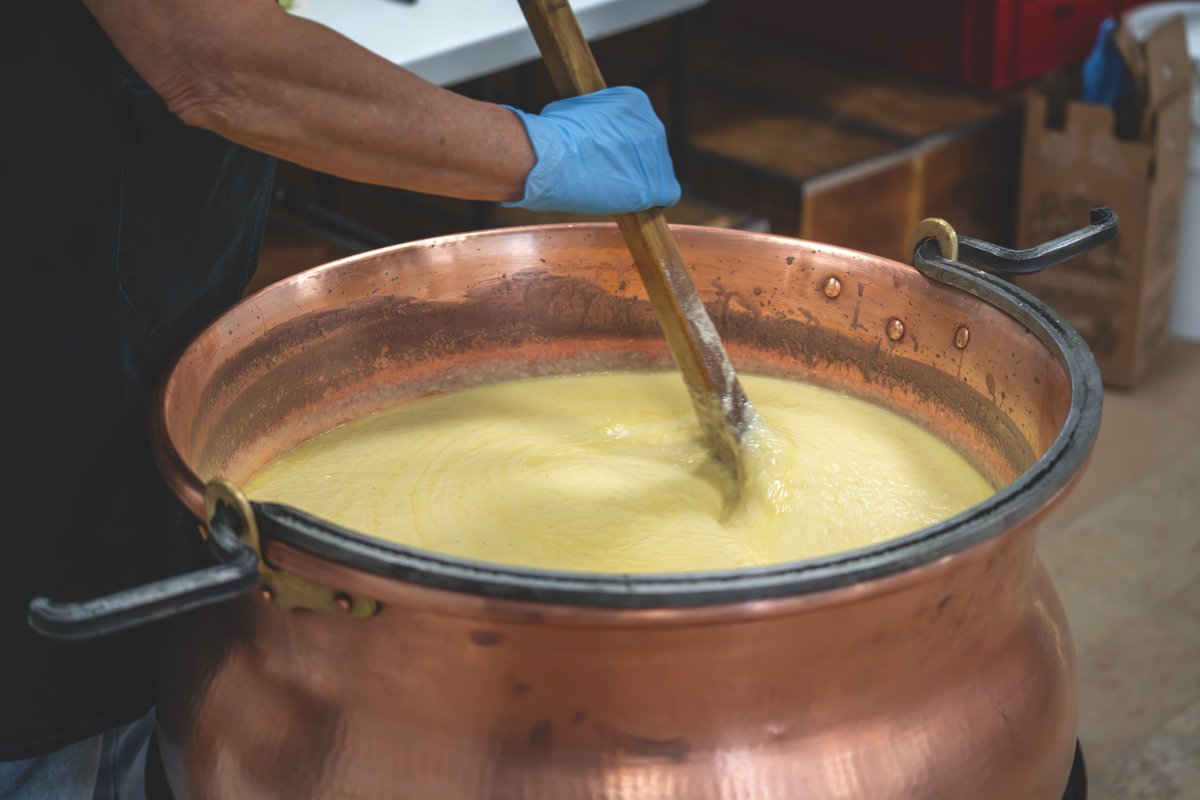 Anniversaire de la fusion des ENIL de Poligny (Jura) et de Besançon Mamirolle (Doubs). 

En France, nous dénombrons six Écoles Nationales d'Industries Laitières et la particularité de notre territoire est d'en accueillir deux en Franche-Comté !

A dérouler. 👇