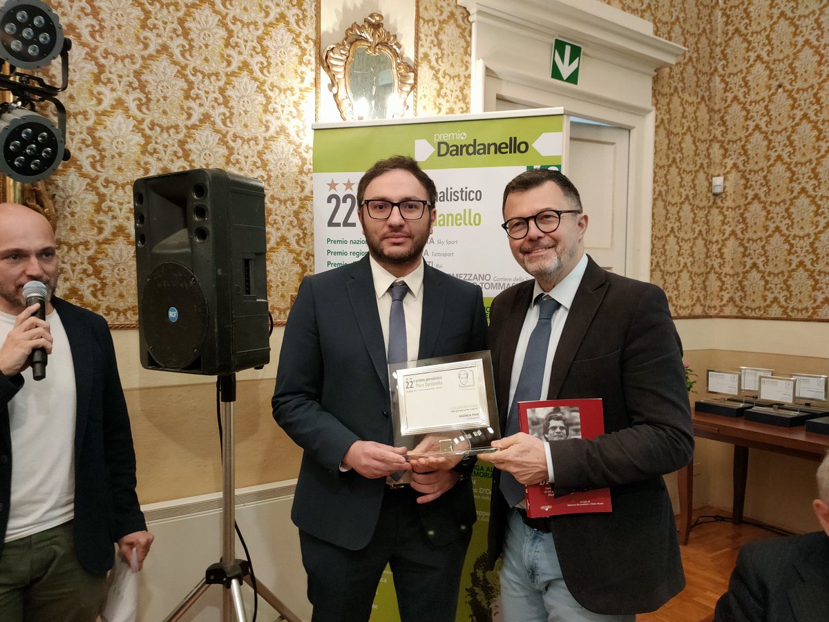 Associazione Dardanello (@dardanellop) on Twitter photo Il vincitore del #premioDardanello categoria regionale è <a href="/AndreaPiva87/">Andrea Piva</a>. Il presidente di giuria, <a href="/guido_vaciago/">Guido Vaciago</a>: "giornalista disponibile, competente ed affidabile: gli abbiamo chiesto di scrivere di ogni argomento".
#AssociazioneDardanello Il vincitore del #premioDardanello categoria regionale è <a href="/AndreaPiva87/">Andrea Piva</a>. Il presidente di giuria, <a href="/guido_vaciago/">Guido Vaciago</a>: "giornalista disponibile, competente ed affidabile: gli abbiamo chiesto di scrivere di ogni argomento".
#AssociazioneDardanello