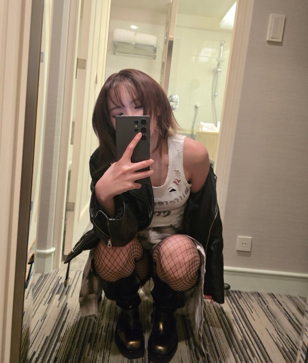 sserapics's tweet photo. CHAEWON INSTAGRAM UPDATE https://t.co/Yb0AoxBLlw
