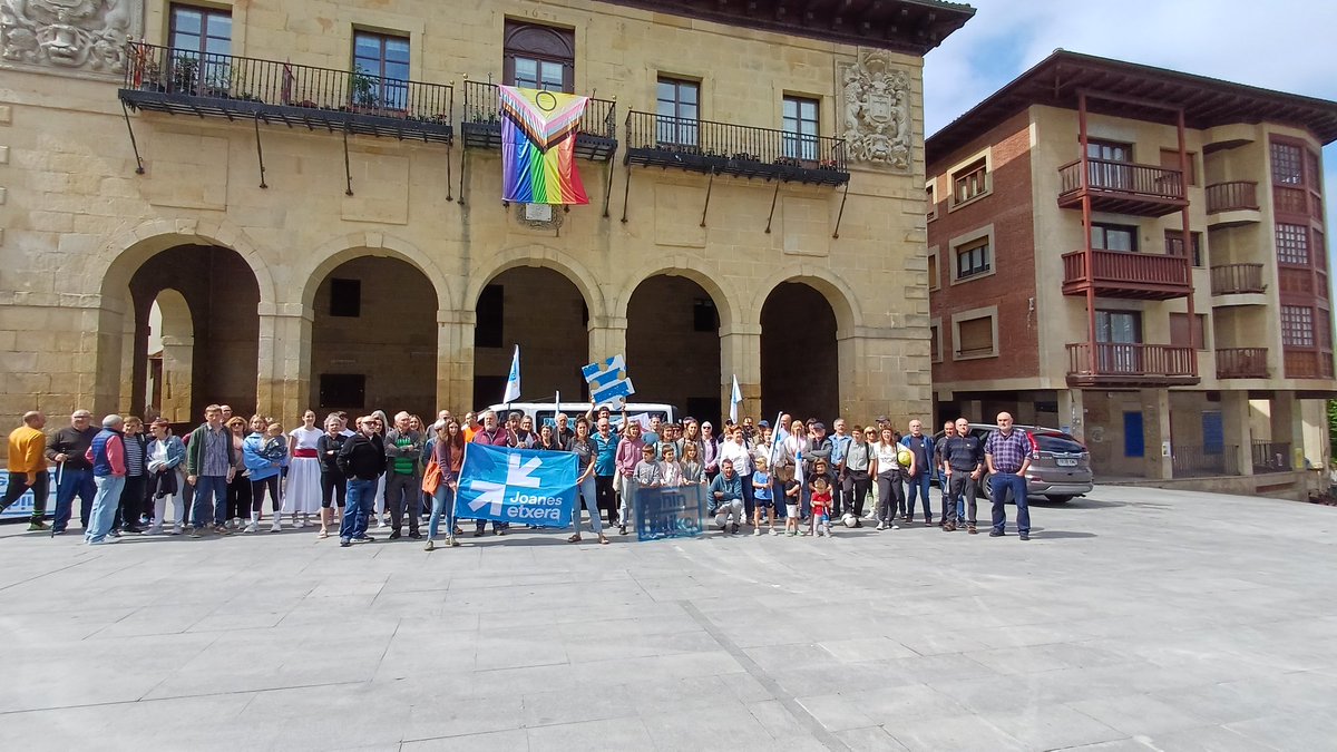 sare_herritarra's tweet photo. Argazkia #Oiartzun 

🧩 PUZZLEA OSATU ARTE

Maiatzak 17 eta 18 Lesakatik - Iruñera  

» Deialdi guztiak: https://t.co/9EmAs6FnI1 https://t.co/kLRyg45fJw