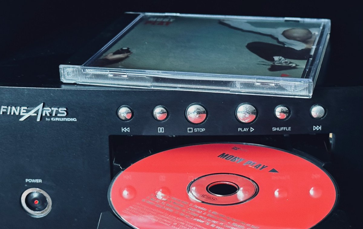 DzielakD's tweet image. 17 maja urodzili się:
#EricSatie, #MarekBiliński, @official_enya i #AndreaCorr
zmarli:
#Vangelis i #DonnaSummer
Ukazał się najlepszy album @thelittleidiot #Play - skończona doskonałość 👌
————
youtube.com/playlist?list=…