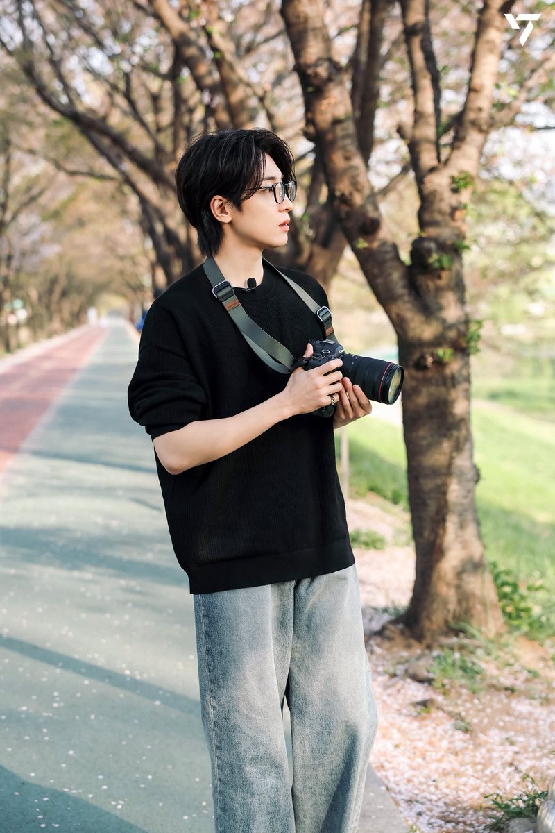 i saw svt again! tweet media