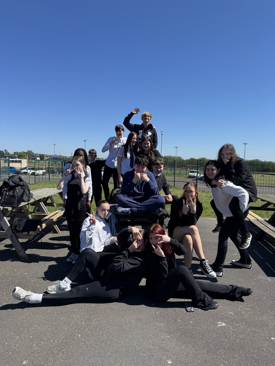 _dramadeptAA's tweet photo. Saying bye to 3F drama in our last period together yesterday in the sun ☀️ as all S3’s move into s4 next week! 

What a year we’ve had 💛

Will miss some of the non returning faces and hope to see you back in drama soon 🎭

Looking forward to our new S4 class! @Auchenharvie https://t.co/CMMEVJ7Rra
