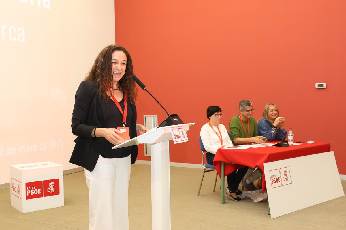 PSOELorca's tweet photo. 🌹Isabel Casalduero, fue elegida por aclamación nueva Secretaria General del PSOE de Lorca, convirtiéndose así en la primera mujer en liderar la Agrupación Socialista lorquina.

Comienza una nueva etapa ilusionante en el PSOE lorquino, con un aire de renovación y experiencia. https://t.co/uQRl29acEI