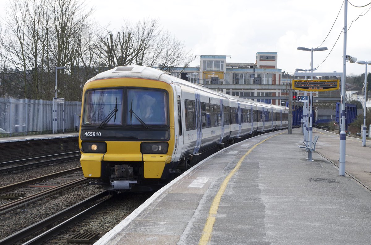 williampgwebb's tweet image. From today the @Se_Railway Class 465 and 466 #Networkers will no longer operate services on the Maidstone East before timetable change on the 18th May as more Class 377 #Electrostars from @SouthernRailUK will be taking over the Class 465/466 Networkers on services via Maidstone