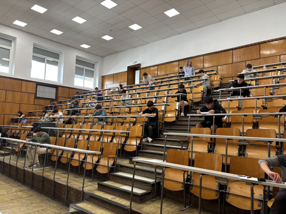 SAPM (@sapmciruelos) on Twitter photo ¡¡Día de Olimpiadas Matemáticas Aragonesas!! Una mañana más disfrutando de las matemáticas. Aquí vemos a participantes de alevín, junior y juvenil en la Facultad de Ciencias de <a href="/unizar/">Universidad Zaragoza</a>. ¡¡Día de Olimpiadas Matemáticas Aragonesas!! Una mañana más disfrutando de las matemáticas. Aquí vemos a participantes de alevín, junior y juvenil en la Facultad de Ciencias de <a href="/unizar/">Universidad Zaragoza</a>.