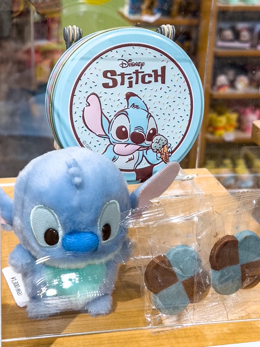 ディズニーストア」 スティッチとチョコミントのお菓子、新発売