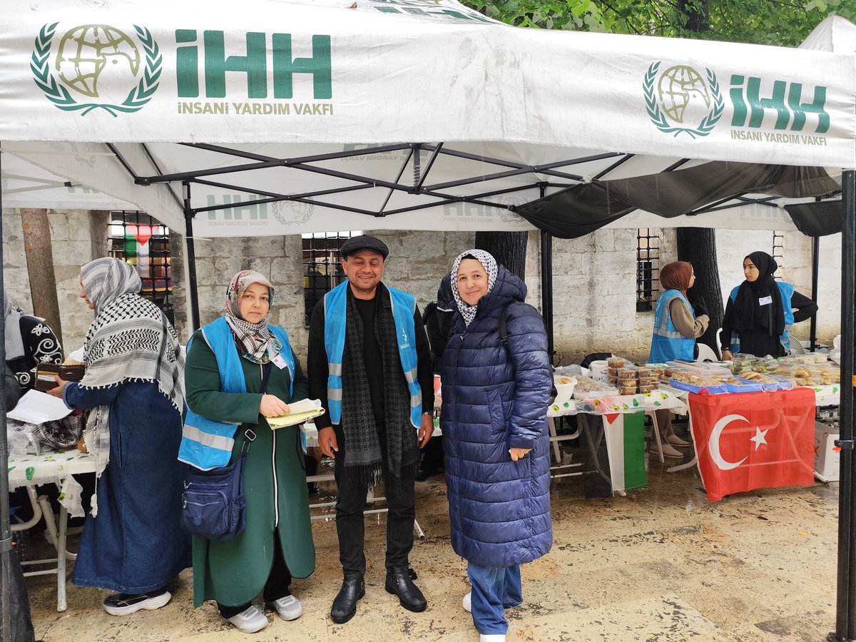 Mescid-i Aksa Kadınları Platfor düzenlediği Filistinli yetimlere destek kermesine katılarak bağışımızı gerçekleştirdik.
Bu anlamlı organizasyona öncülük eden Mücahide ablamıza ve katkı sunan kıymetli STK’larımıza gönülden teşekkür ediyor, Rabbimizden razı olmasını niyaz ediyoruz.