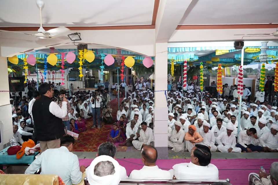 jitubhai877's tweet photo. સુજલામ સુફલામ્ જળ અભિયાન - ૨૦૨૫ અંતર્ગત ડીસાના નાગફણાથી તળાવને ઊંડું કરવાની કામગીરીનું ખાતમુહૂર્ત કર્યું. 

આ ભગીરથ કાર્ય ખેડૂતો અને આવનારી પેઢીના ભવિષ્ય માટે જળ સંપદાના સંરક્ષણનું કાર્ય કરશે.
@AtalB5529 https://t.co/t5uveDRLhw