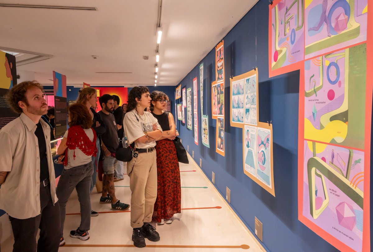 GVA IVAM (@gva_ivam) on Twitter photo Ayer inauguramos ¡Eso no es cómic! en el #IVAM
Una exposición que explora los límites del #cómic, la autoedición, la experimentación y nos sumerge en el universo fanzinero.
Comisarios: <a href="/alvaropons/">Álvaro Pons</a> y <a href="/AspirinaWoolf/">Aspirina</a>
🗓️ Visítala hasta el 9 nov. 2025
📸 <a href="/miguellorenzo_/">Miguel Lorenzo</a> Ayer inauguramos ¡Eso no es cómic! en el #IVAM
Una exposición que explora los límites del #cómic, la autoedición, la experimentación y nos sumerge en el universo fanzinero.
Comisarios: <a href="/alvaropons/">Álvaro Pons</a> y <a href="/AspirinaWoolf/">Aspirina</a>
🗓️ Visítala hasta el 9 nov. 2025
📸 <a href="/miguellorenzo_/">Miguel Lorenzo</a>