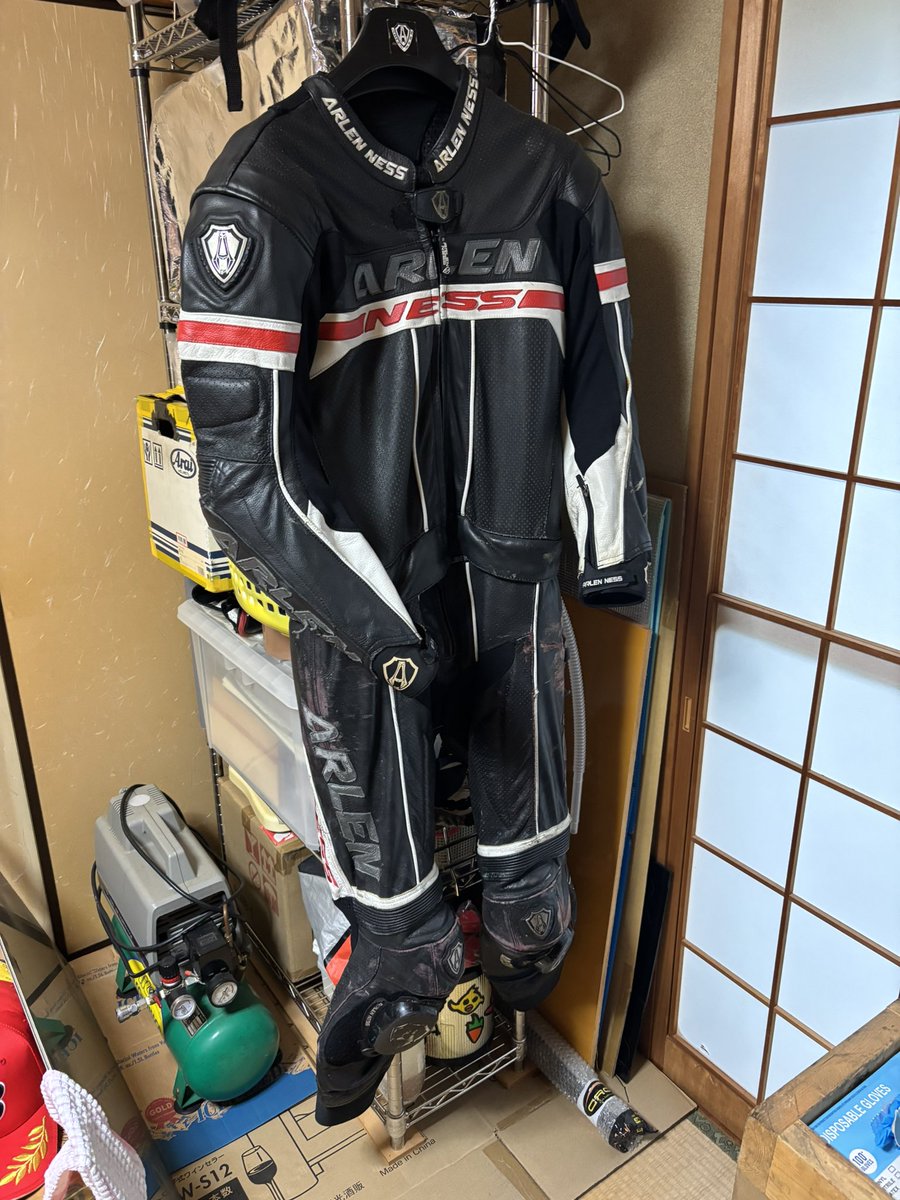 nc35tora's tweet photo. アレンネスセパレートツナギ欲しい方いますか？
1.5万(送料別)
サイズ52 https://t.co/58iDF9xvEa