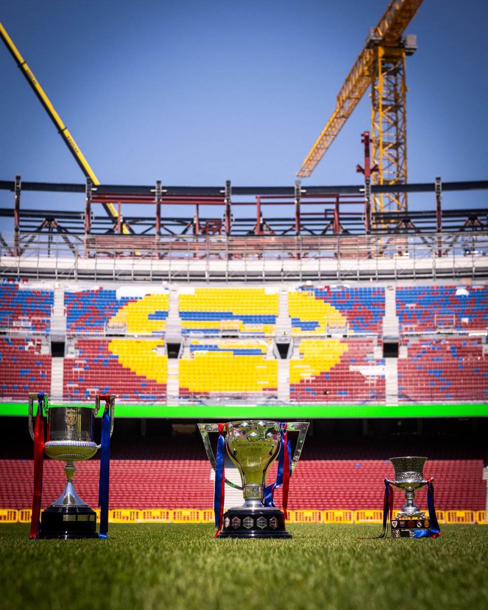 Vivint el moment, construint el futur.