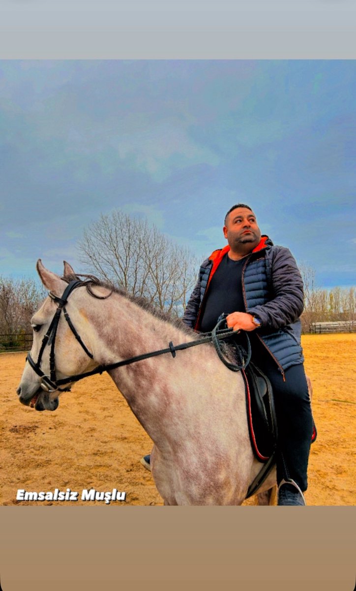 GurbuzCapuk's tweet photo. Mıgo Hayat işte..!
Yarım battaniye gibi.
Başına çekersin ayakların üşür.
Ayaklarına çekersin kolların üşür.
Ne tarafı çekersen çek, hep bir tarafın eksik kalır..
Öyle İşte......! https://t.co/K6g0lJudKb