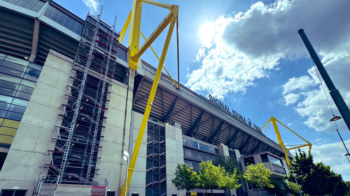 Angekommen am schönsten Stadion der Welt 💛 <a href="/BVB/">Borussia Dortmund</a>
#BVB #BVBKSV