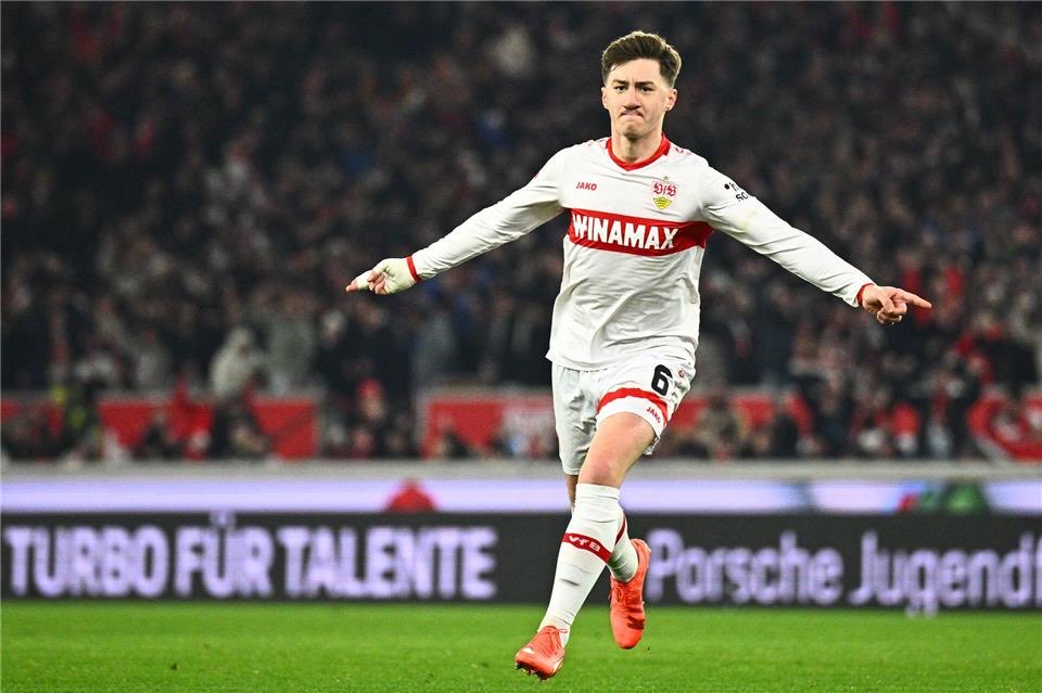 Ganz ehrlich, wenn Real Madrid einen Spieler unbedingt haben will, dieser Spieler auch noch unser wichtigster Mann ist und dazu auch noch einen langfristigen Vertrag ohne AK hat, dann kann man auch einfach mal 80 Mio € verlangen 💸. Würden andere Vereine genauso machen.

#VfB